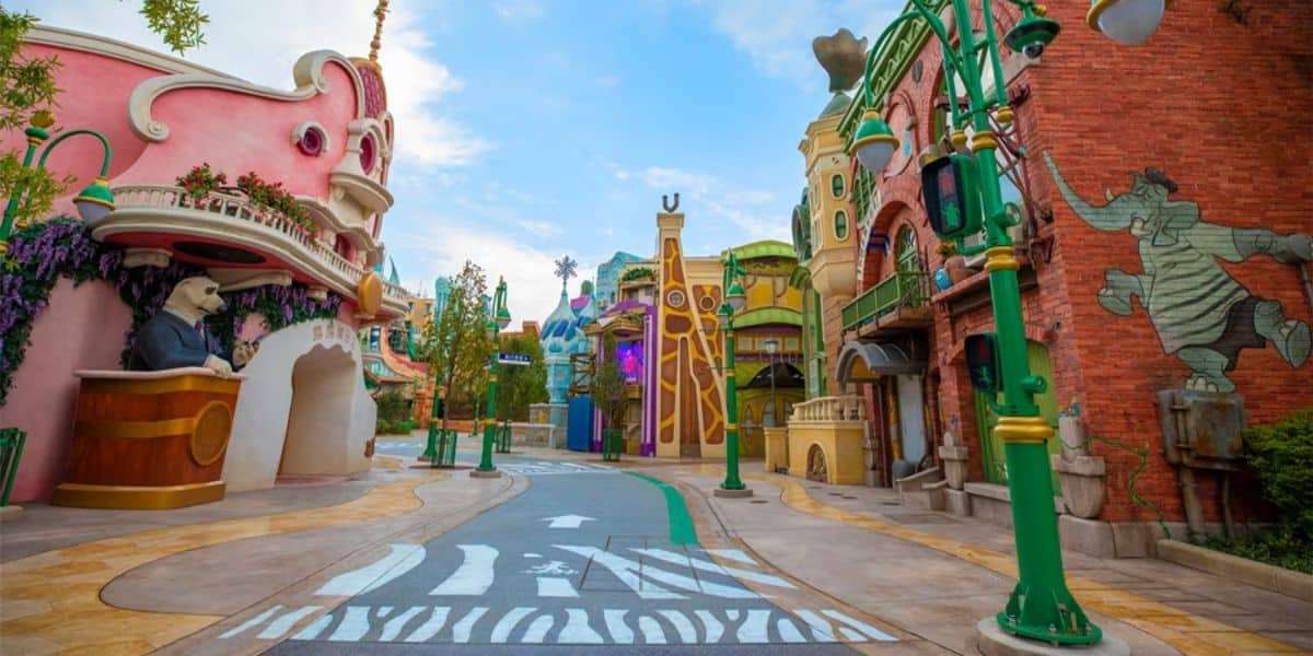 Zootopia Magic Takes a Twist: Unexpected Mishap at Shanghai Disneyland Parade