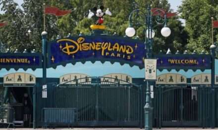 Disneyland Paris Weather Alert: Outdoor Attractions Temporarily Closed Amid Storm ⛈