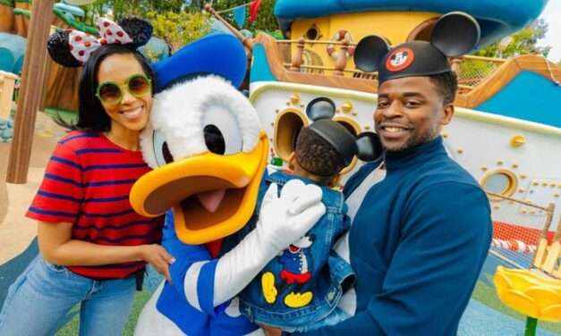 The Heartwarming Disney Hug Rule: Adding Magic to Every Disneyland Visit