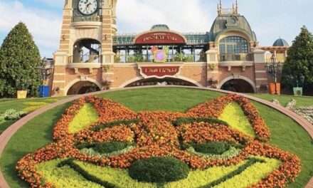 “Blooming Delight: Nick Wilde Welcomes Guests at Shanghai Disneyland with Floral Display”
