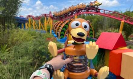 Toy Story fans, get ready to fetch the fun with the Slinky Dog Sipper at Disney’s Hollywood Studios!