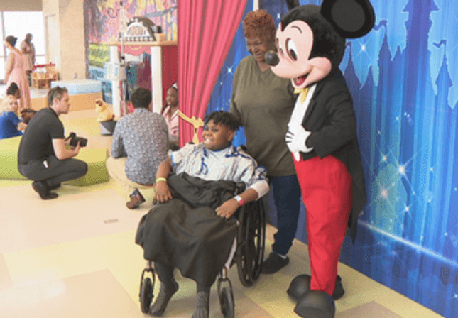 Disney’s Heartwarming Gift: A Mobile Movie Theater Brings Joy to Kids at MUSC Shawn Jenkins Children’s Hospital