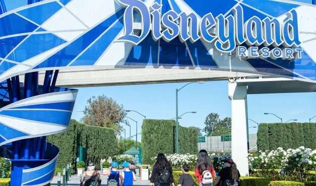 “Fantasmic! Performers at Disneyland Eye Union Merger for Stronger Collective Voice”